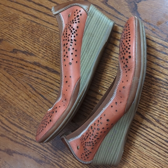 Pikolinos leather brown  perforated comfy soft low slip on wedges. Sz 38 US 8 - Picture 4 of 13